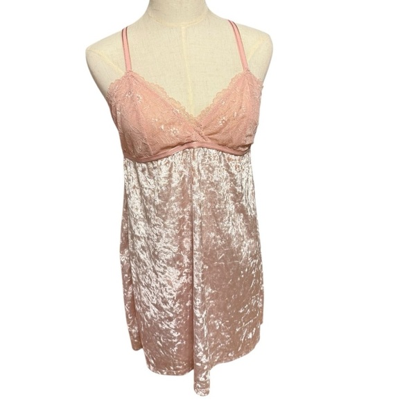 Jessica Simpson Other - Jessica Simpson Blush Pink Lace & Crushed Velvet Babydoll Chemise Size M